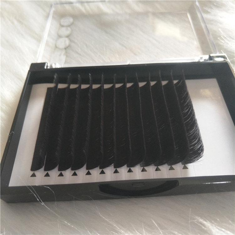 Wholesale 2019 New type of easy fanning individual eyelashes bring to you 